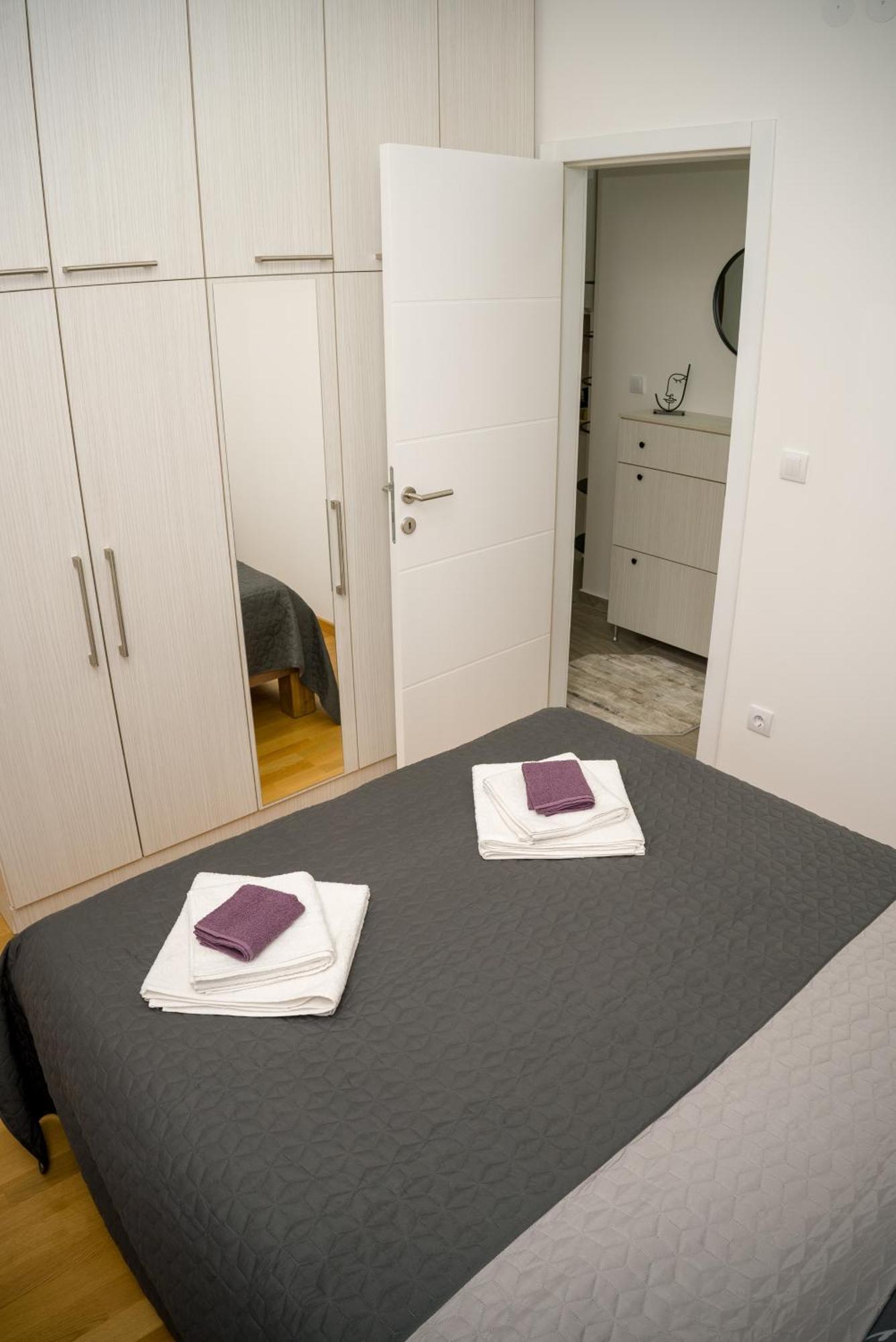 Infinity Apartment *